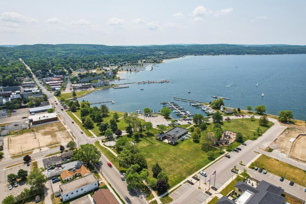Boyne City Cottage Walk To Downtown And Lake! מראה חיצוני תמונה