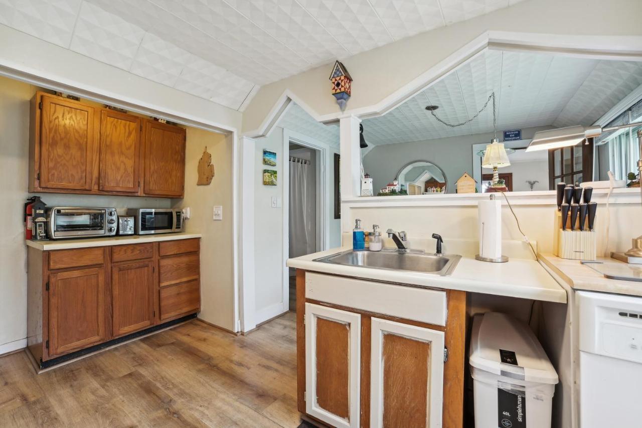 Boyne City Cottage Walk To Downtown And Lake! מראה חיצוני תמונה