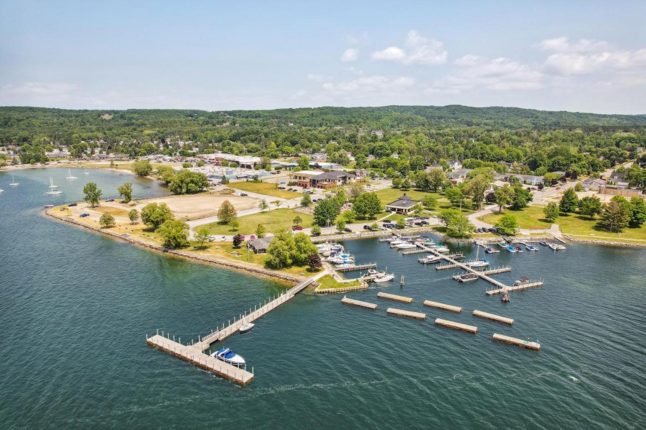 Boyne City Cottage Walk To Downtown And Lake! מראה חיצוני תמונה